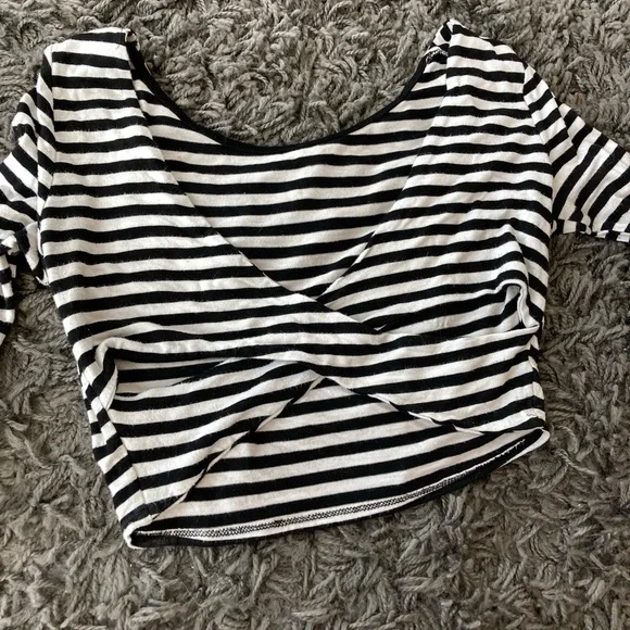 Striped crop top! - Picture 3 of 3